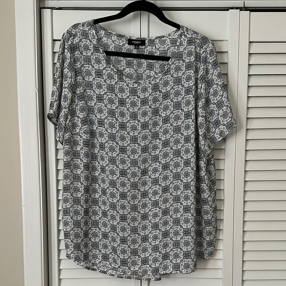Navy and White Geometric Print Women's Top - Picture 1 of 2
